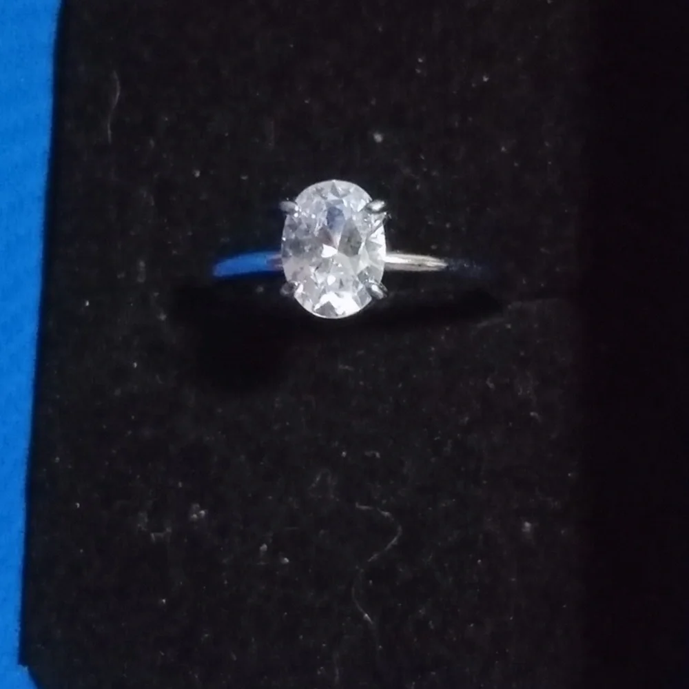 Ring - Picture 2 of 2